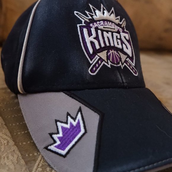 Black Sacramento Kings Strapback Hat - Picture 6 of 6